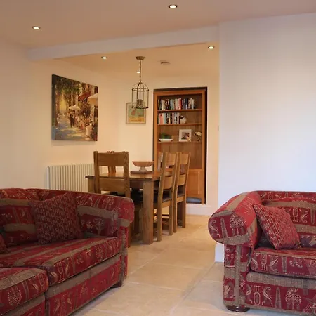 Holiday home Large Cottage, 3 Beds All En-suite, Small Village Location Overlooking Mousehole