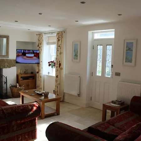 Holiday home Large Cottage, 3 Beds All En-suite, Small Village Location Overlooking Mousehole Penzance