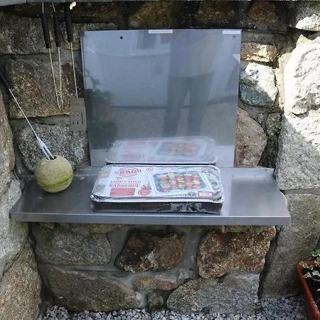 Large Cottage, 3 Beds All En-suite, Small Village Location Overlooking Mousehole *