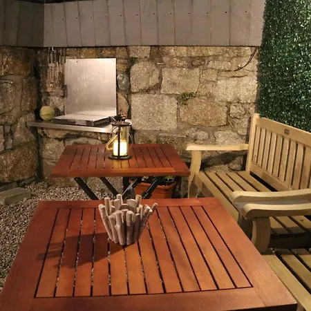 Holiday home Large Cottage, 3 Beds All En-suite, Small Village Location Overlooking Mousehole