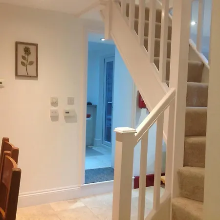 Large Cottage, 3 Beds All En-suite, Small Village Location Overlooking Mousehole Holiday home Penzance